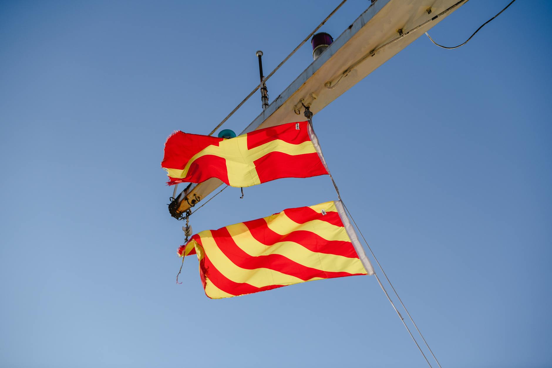 Red Flags That Signal an Illegitimate or Predatory Finder Service