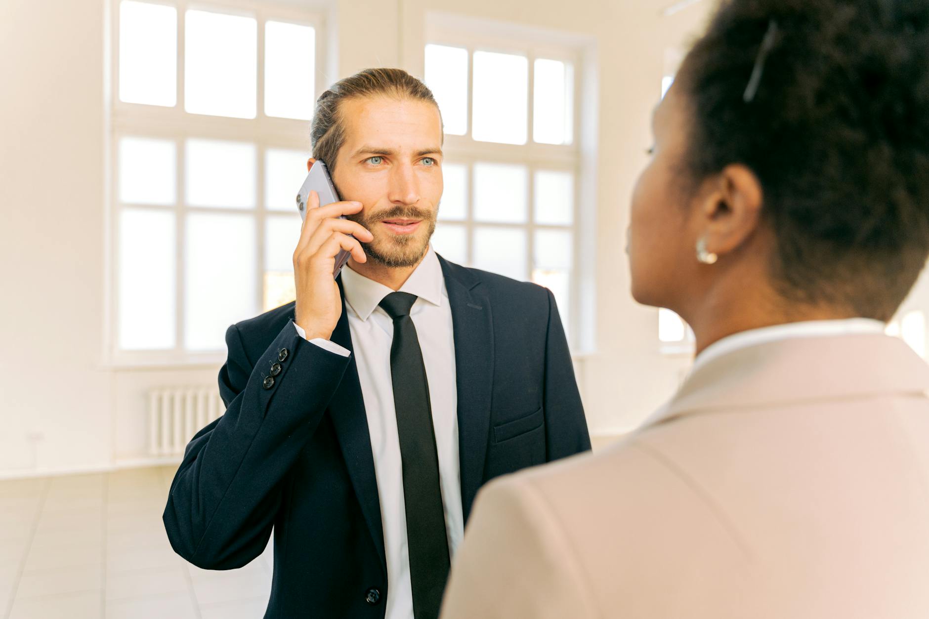Why Former Employees Lose Contact With Their Accounts