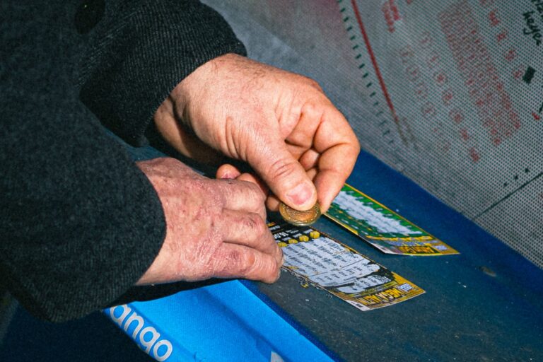 Mississippi Lottery: Two Players Win $100,000 While Unclaimed Ticket Ticks Toward Expiration - Featured image