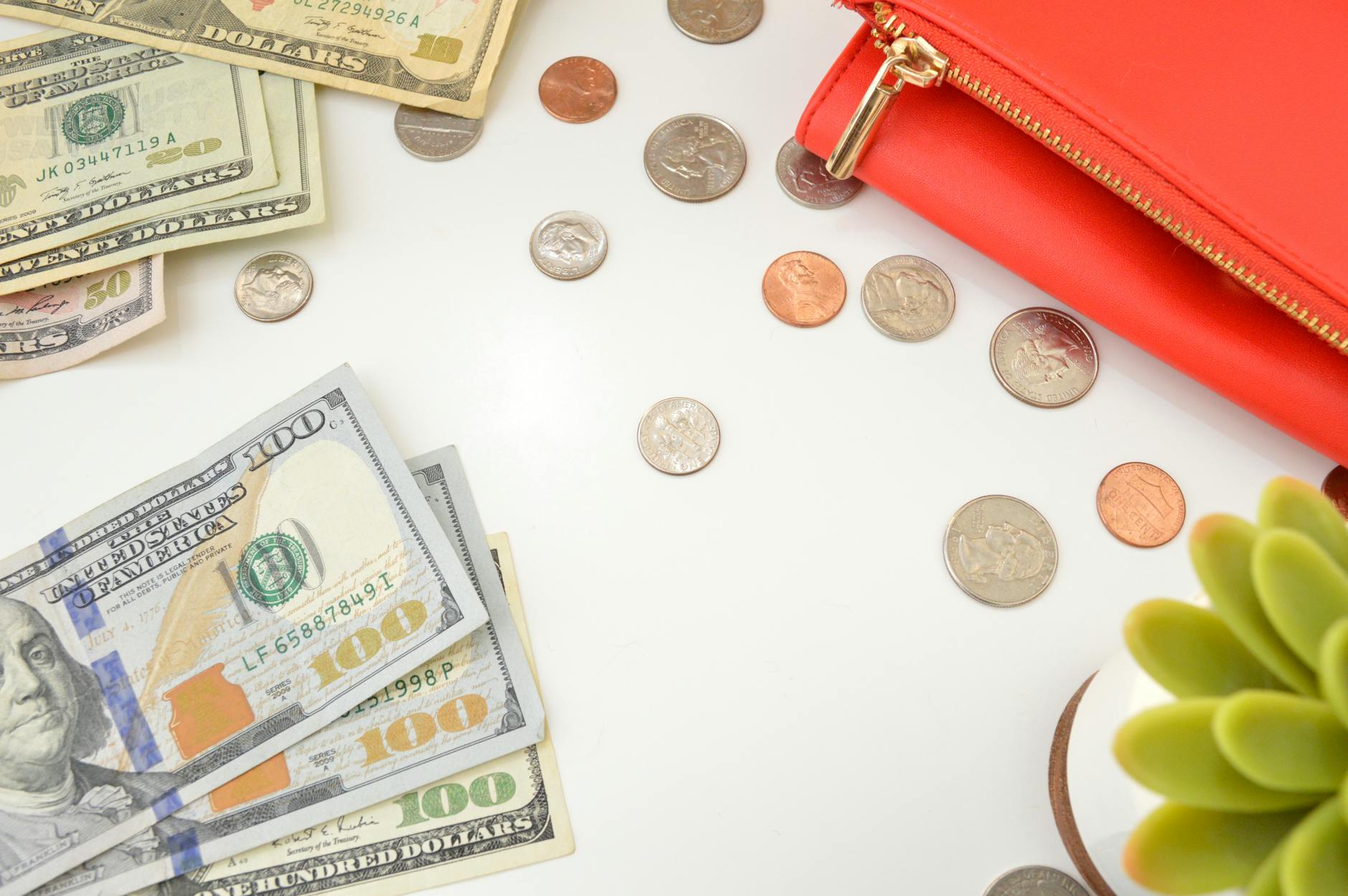 What Types of Deposits and Accounts Does the FDIC Hold?